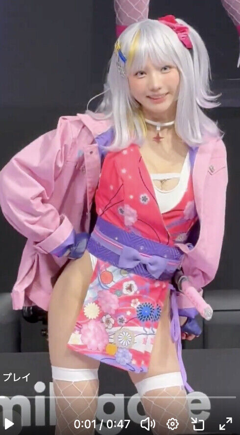 【朗報】えなこさん、尻丸出しコスプレを披露してしまうｗｗｗ