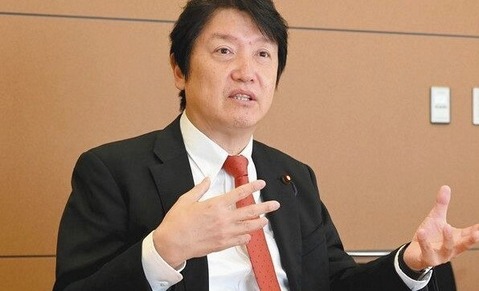 足立康史衆院議員