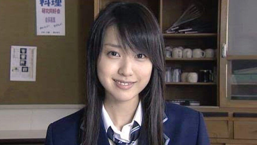 高校時代の戸田恵梨香さんと乃木坂の賀喜遥香似すぎだろ 芸能ニュース宅配便