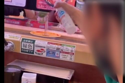 【史上最悪の迷惑動画】スシローで「回っている寿司にアルコールスプレー噴射」　熊本の中学生と特定　運営元「刑事・民事両面で厳正に対処」
