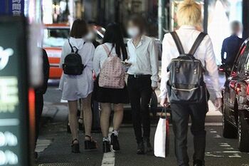 【新宿クラスター】ホスト店オーナー「悪いのは保健所。若いから重篤化しない…インフルで亡くなる人とどっちが多いか」=文春オンライン