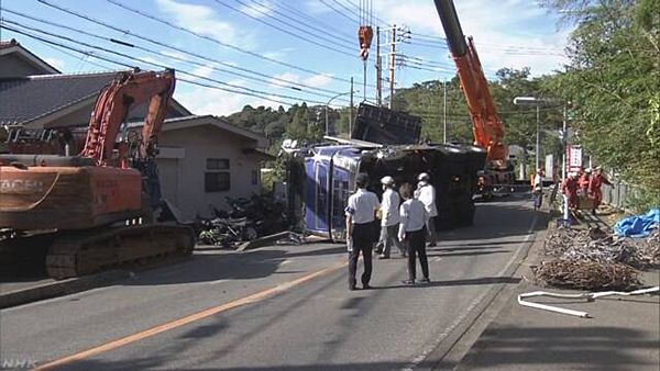 【千葉若葉区】トレーラー横転 死亡した3人の身元判明 逮捕の自称会社員、容疑を過失運転致死に切り替え