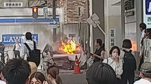 【淀川区西中島事故】「プリウス」タクシーが猛スピードで衝突炎上　運転手死亡、破片当たり3人搬送　10歳未満の女児も重傷