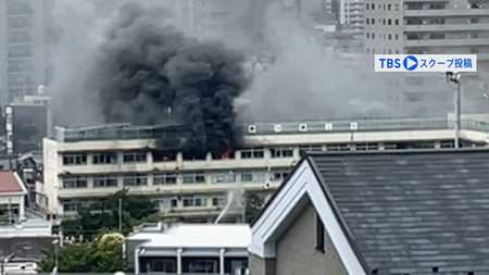 東京・北区の小学校火災 女性教員「洗濯物を乾かしていた」と説明 失火の可能性を捜査