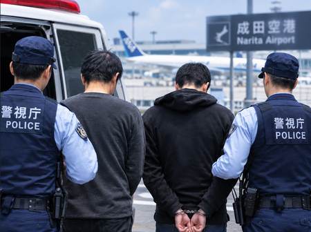 千葉・長柄町で空き巣疑い、中国籍の無職男2人を逮捕 再入国時に確保、83歳女性宅から35万円相当