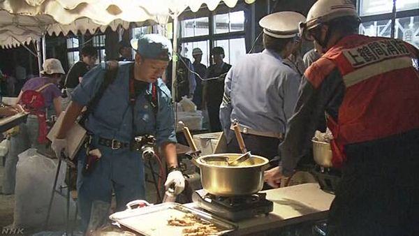 【相模原 東林間神社】祭りの露店でカセットボンベ爆発、男女9人負傷