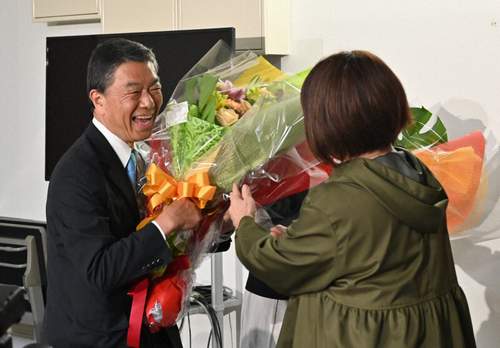 宮城県知事選2025｜村井嘉浩氏が6選、水道民営化とイスラム墓地整備に県民の疑念も