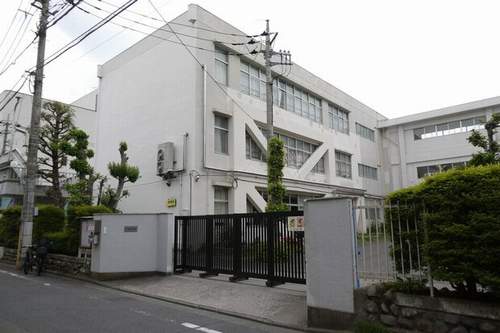 【立川小学校殴り込み事件】実行犯2人の「実名非公表」のワケ 保護者から不満も「犯人の名前は出した方がいいと思いますけどね」 物議に…