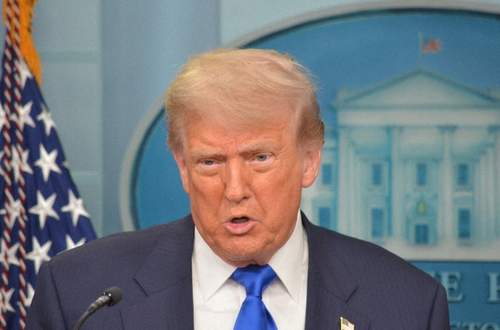 【コメ不足 嘘】トランプ大統領「コメ不足なのに米国産輸入しない」 香港のイオンに日本の銘柄米が激安で大量陳列 SNS「コメ不足は仕組まれていた!」