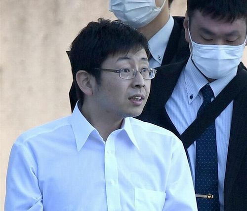 【マスク拒否男判決】自称・マスパセ「中世の魔女狩り裁判」と絶叫　最終意見陳述では「ルビンの壺」を掲げ無罪主張　大阪地裁