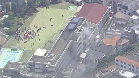 東京・北区の滝野川第三小学校で火事 音楽室付近から出火し10人けが ストーブ点検中の可能性も