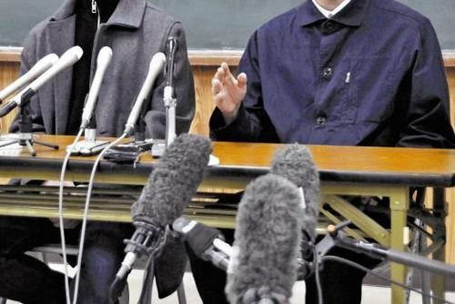 【熊本中１自殺】小6時担任を懲戒免職　自殺生徒の同級生２人が記者会見「元教諭の殴る蹴る横行」、元同僚は「見つからぬよう体罰」証言