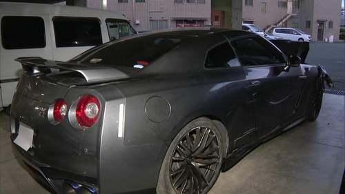 【福岡 久留米市事故】日産『GTR』が猛スピードで軽乗用車に追突 小学生の男児と祖父母が意識不明の重体 危険運転傷害の可能性も視野に捜査