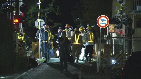 【JR中央線】手を振り合図のシニアカー女性、特急にはねられ死亡=非常ボタン押されず