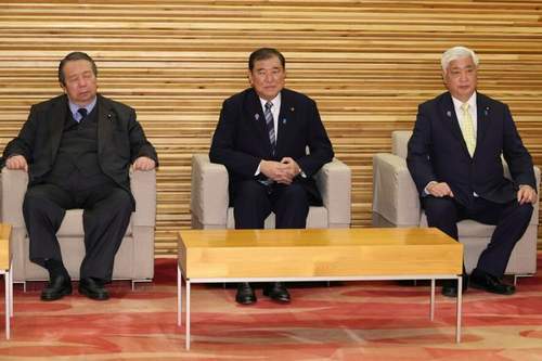 【国民全員に現金給付を検討】4万~5万円の案 政府・与党が調整 SNS「選挙の季節だなぁ」「参院選対策の一環として?」