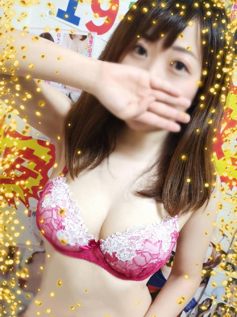 girl_5d76400ef37852.41698409_480x640