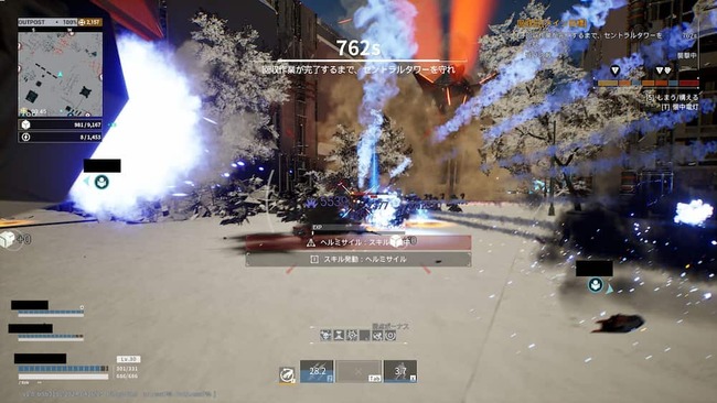 電撃属性のミサイルを連続で敵に放ち攻撃するプレイヤー