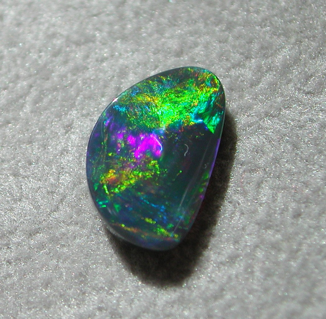 東京国際宝飾展 Ijt より ブラックオパール1 84ct きつねの宝石屋 Gemfox