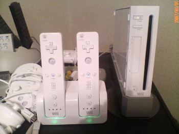 Wiiリモコン充電スタンドを衝動買い しかし盲点があったという話 ガラパゴス日記 Wiiリモコン充電スタンドを衝動買い しかし盲点があったという話 ガラパゴス日記