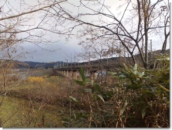 青函トンネル出口から函館方面に伸びる鉄路 青函トンネル出口から函館方面に伸びる鉄路