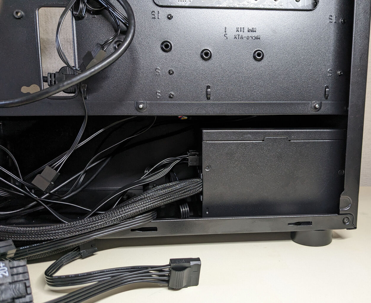自作PC　DefineR3,H170,i7 6700,8GB,450W電源 9】ATX電源ユニットの組み立て取り付け方（自作PC・初心者向け） : AI