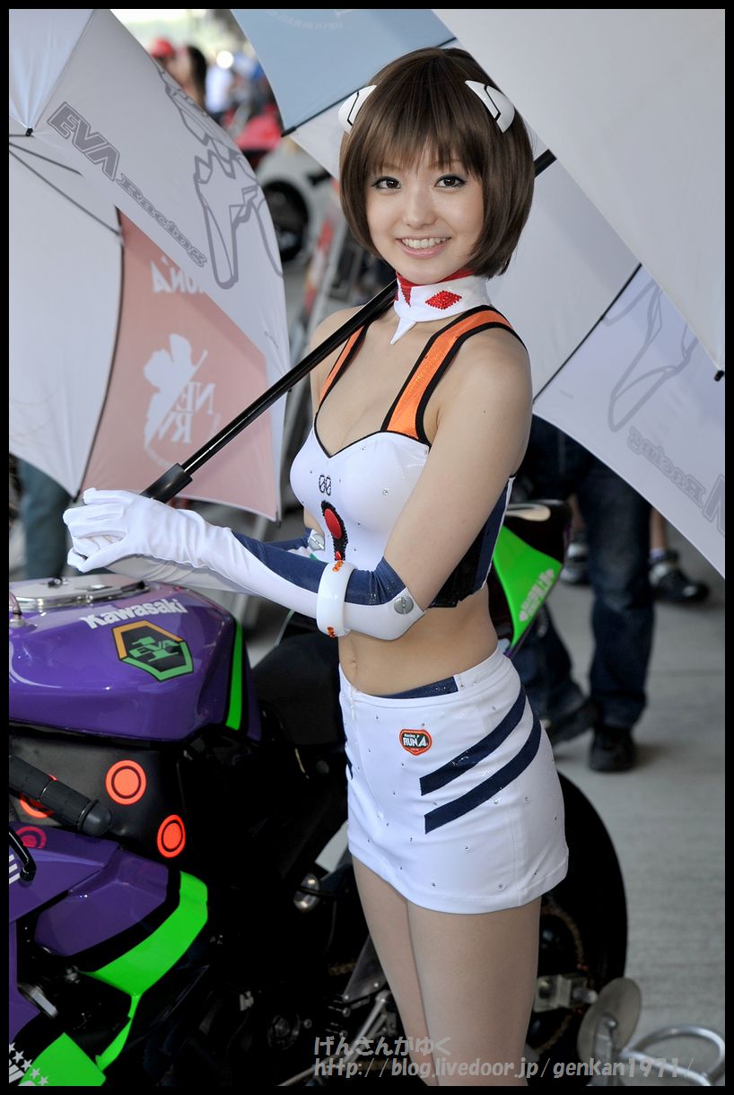 【写真集】エヴァンゲリオン レーシング RQ：戦闘と日常 DVD付 水谷望愛 写真集】エヴァンゲリオン レーシング RQ：戦闘と日常 DVD付