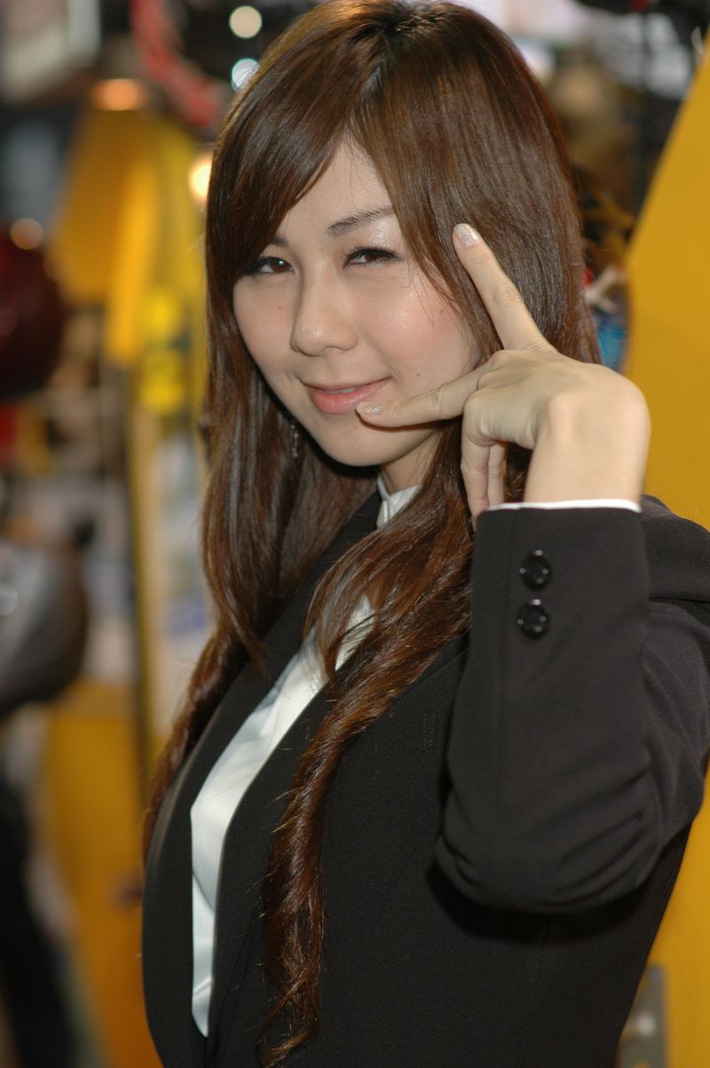 バイク展示会キャンギャル　ローアングル 大阪モーターサイクルショー その２ : げんさんがゆく