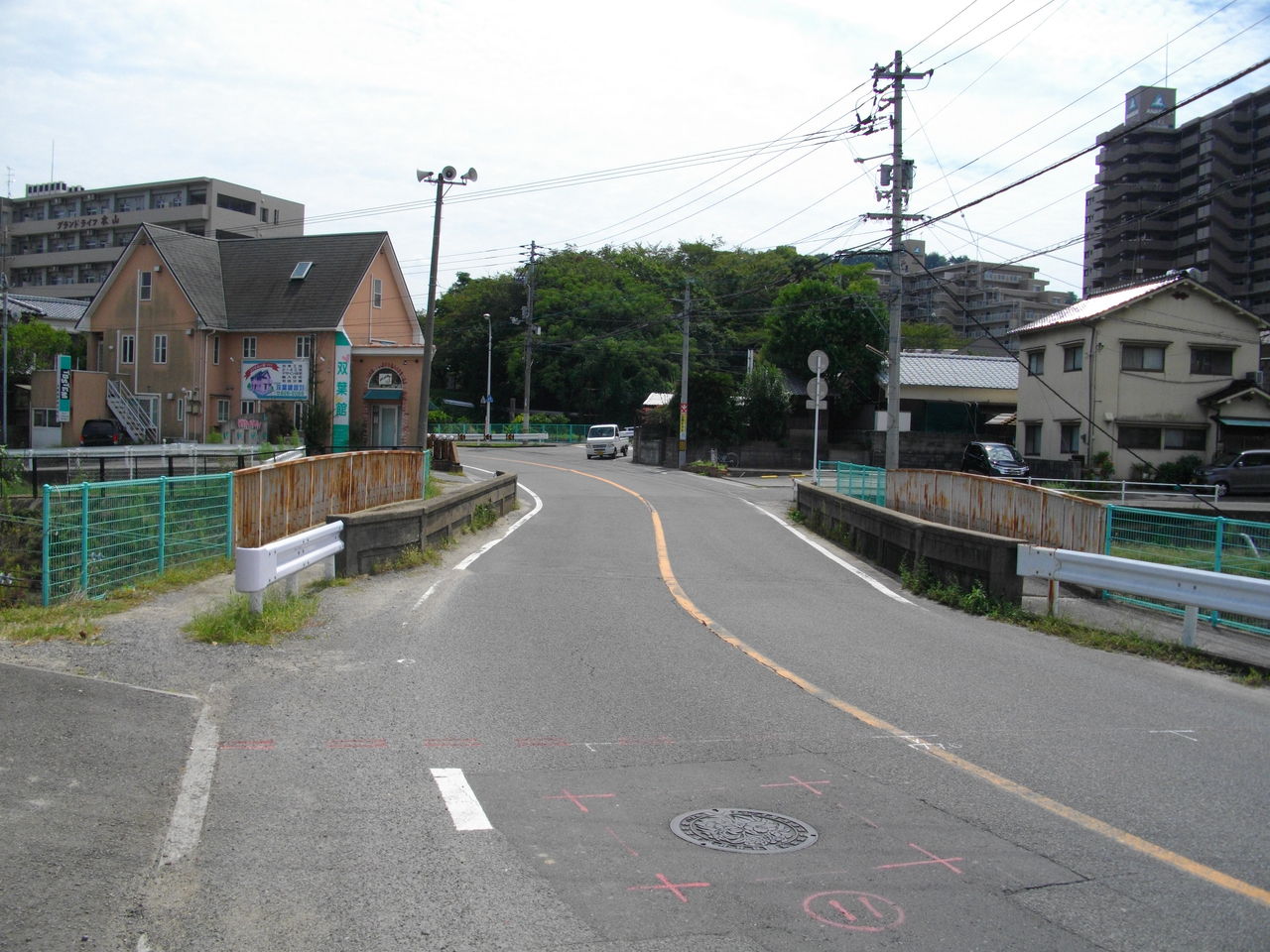 三津ヶ浜のげんたろう　（その２）
	  衣山の跨線橋（伊予鉄）
	コメント                gentarou8