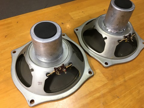 ビンテージユニットを蘇らせる Telefunken 21cm口径大型アルニコ