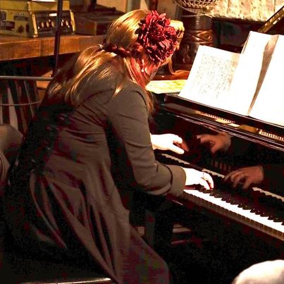2.Lynne piano