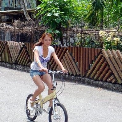 女子高生の自転車のサドルになりたい ツンもワラタ