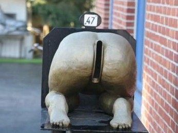 後ろから見る女の子の四つんばい姿は最高の眺め ツンもワラタ 後ろから見る女の子の四つんばい姿は最高の眺め ツンもワラタ