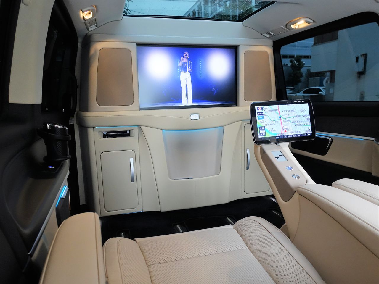 メルセデス ベンツvクラス W447 パーテーション 電動キャプテンシート取り付け ジオテックブログ メルセデス ベンツvクラス W447 パーテーション 電動キャプテンシート取り付け ジオテックブログ