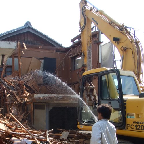 隣の家の解体業者とメチャもめ中なんだけど… ゲラ速 隣の家の解体業者とメチャもめ中なんだけど… ゲラ速