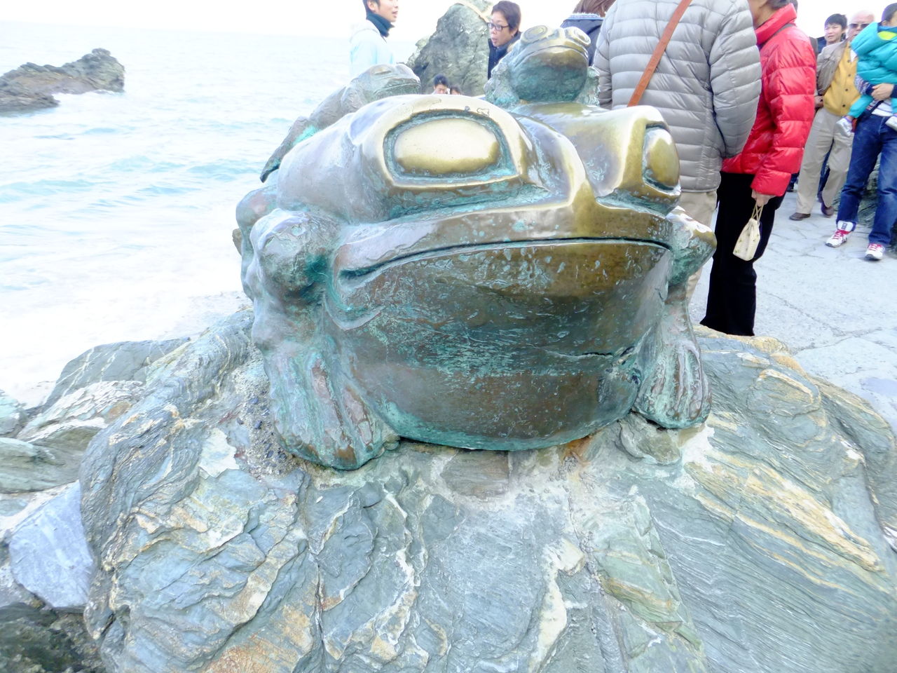 伊勢市 二見興玉神社 夫婦岩とカエル岩とカエル達 カエル好きの大磯生活