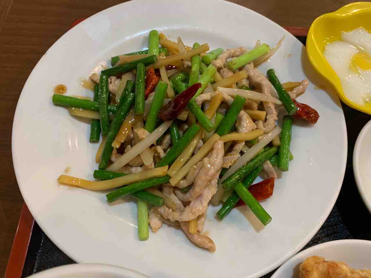 浜松 中華料理”萬来”のニンニクの芽と豚肉炒め 旅人Curiosity 国内海外安くて美味しいものグルメ探索 浜松 中華料理”萬来”のニンニクの芽と豚肉炒め 旅人Curiosity 国内海外安くて美味しいものグルメ探索