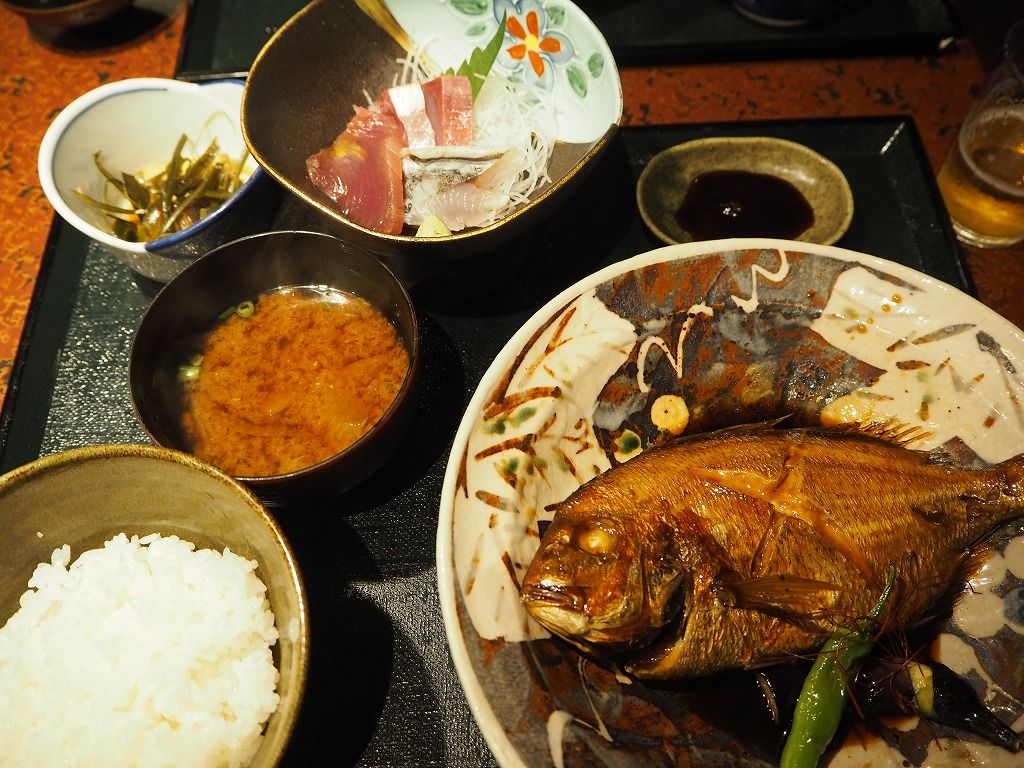 愛知豊橋 古民家風居酒屋で煮魚 刺身定食 三三九 旅人curiosity 愛知豊橋 古民家風居酒屋で煮魚 刺身定食 三三九 旅人curiosity