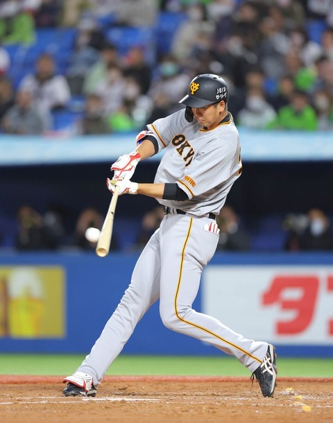これが巨人の55番！　秋広、プロ初ヒットが貴重な同点タイムリーツーベース！！