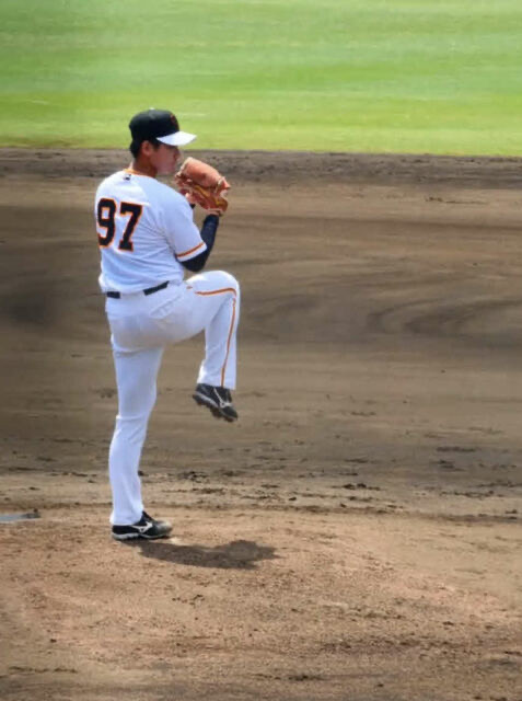 巨人・井上、2カ月半ぶり実戦形式　坂本大城から三振