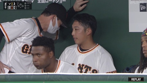 【画像】巨人・桑田コーチ、赤星に壁ドンする