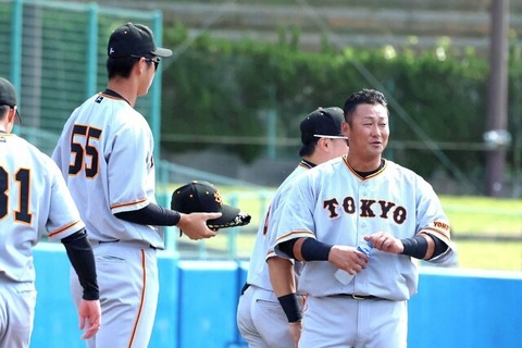 【巨人】中田翔、かつての「大将」から「鬼の寮母」へ――