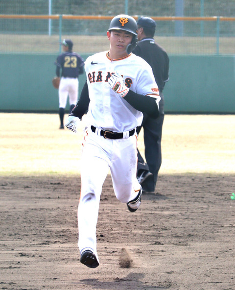 【巨人】育成5位・相澤白虎、ルーキー一番乗りホームラン！