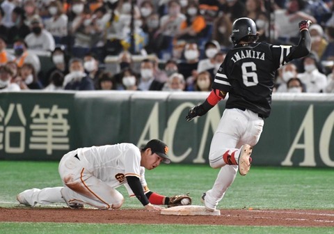 【悲報】今年の巨人、100失策いきそう・・・