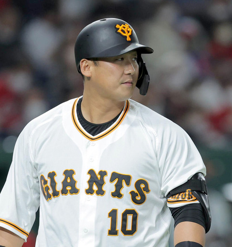 【悲報】中田翔さん、誕生日に2軍に落とされてしまう