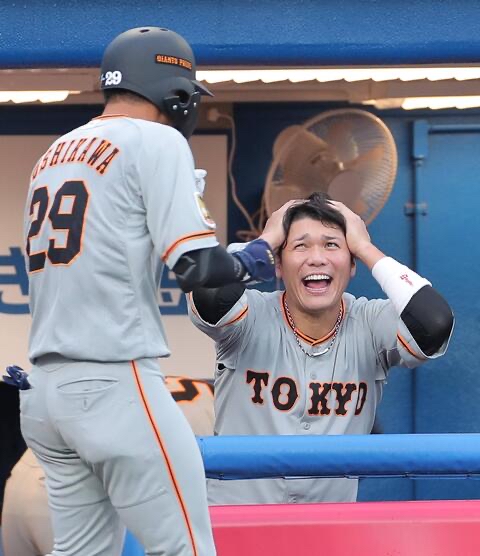 【巨人】尚輝といる時の坂本、可愛くて仕方ないんやなあって顔するよな