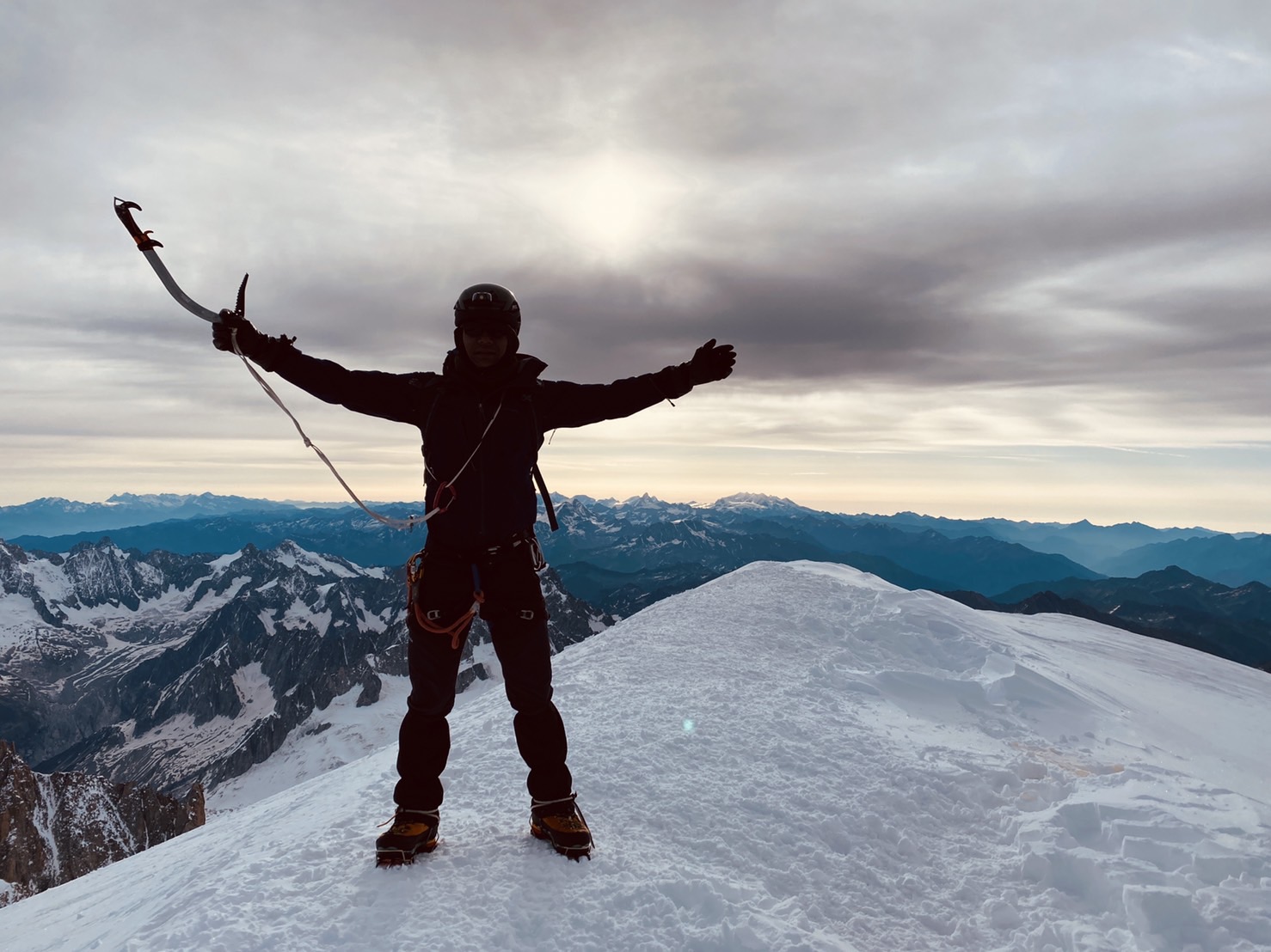 フェリーノTRIOLET 48+5 シャモニーモンブラン国立スキー登山学校提供 モンブラン 雪山 登山 教室 ガイド スクール