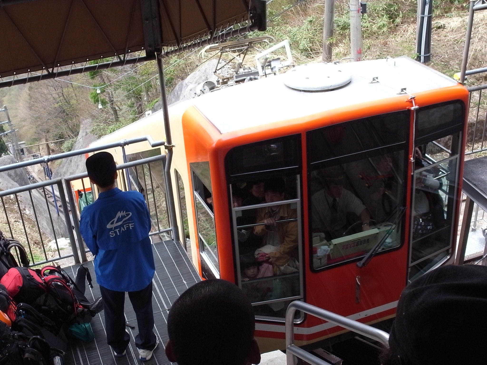 Ω������