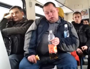 超誇大妄想通信ギガロマニア ロシアの電車内の日常風景 超誇大妄想通信ギガロマニア ロシアの電車内の日常風景