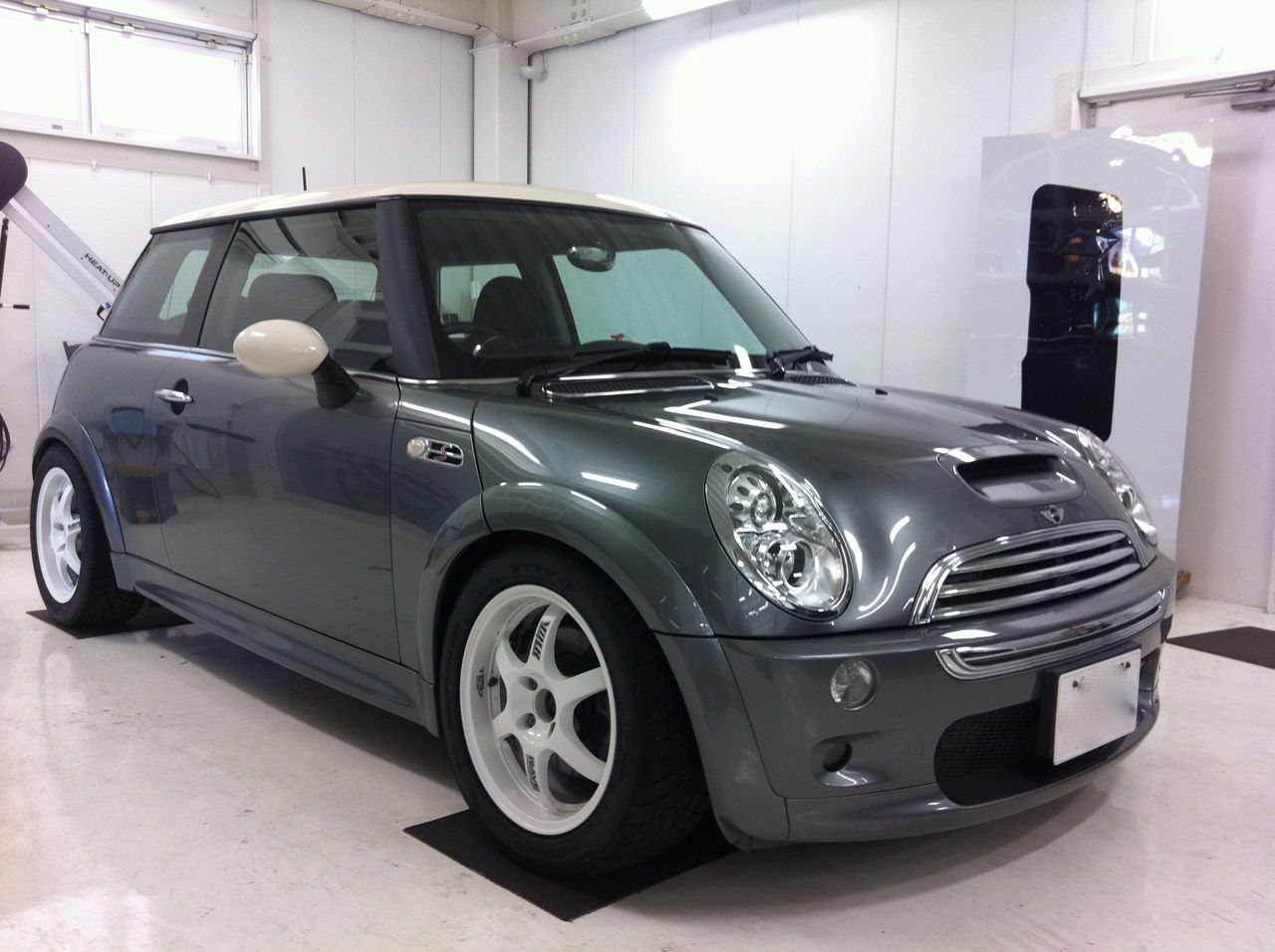 ○BMW BMW MINI ミニ純正 R53 RA16 クーパーS ミニクーパー タイヤ 