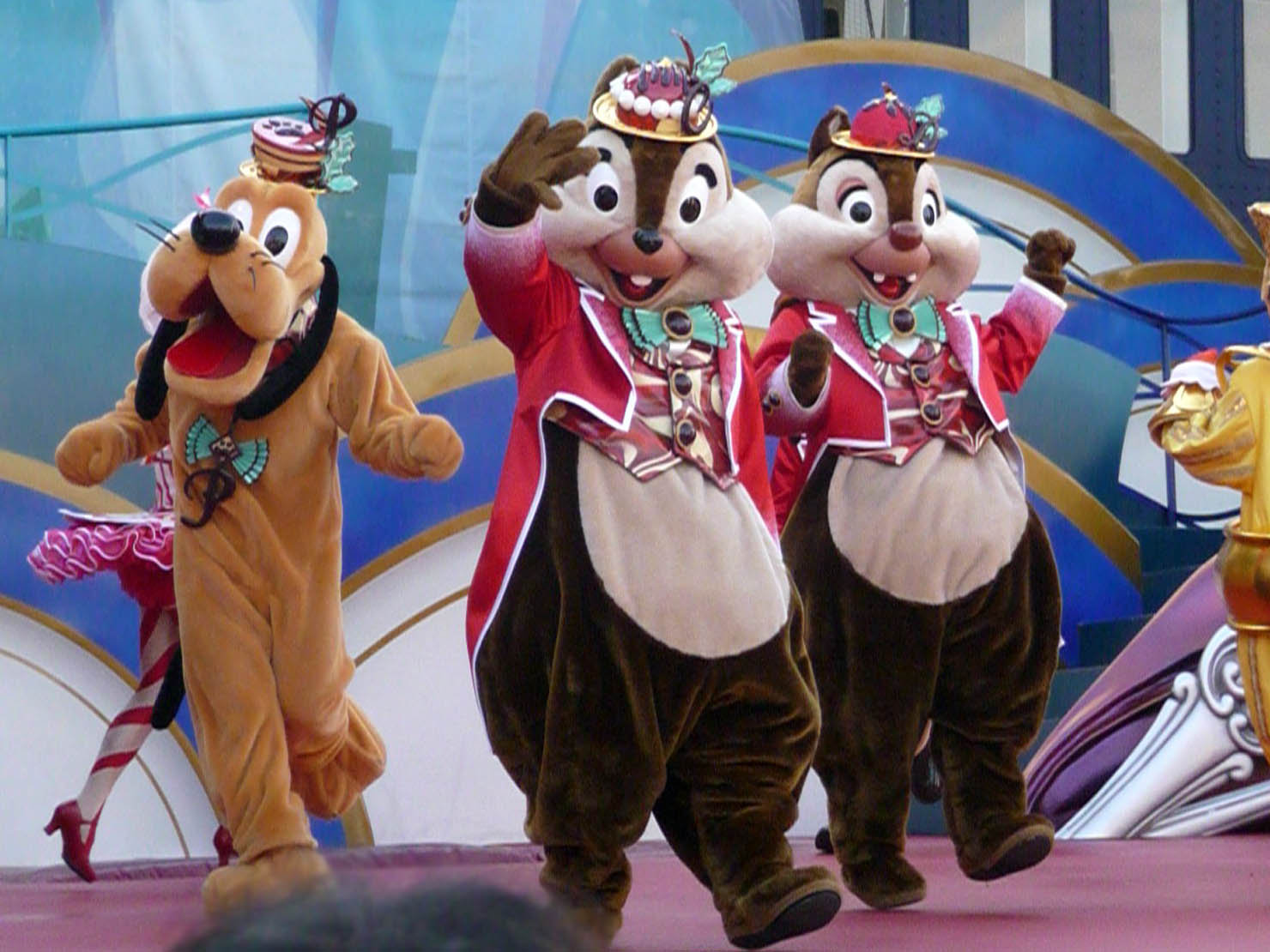 チップと デールに プルート。 10日第4報。 : 怒鳴るド伍長の